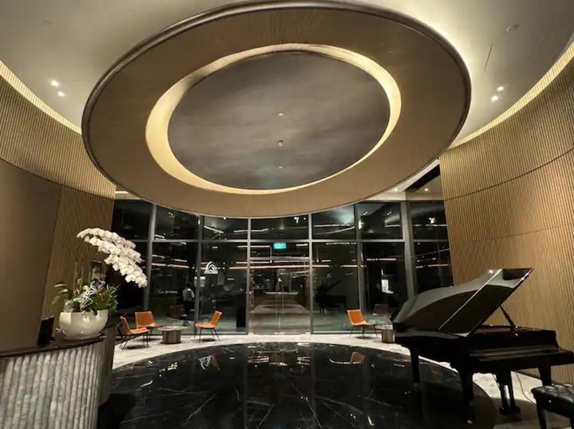 Zo Apartment Opera, Crest, Galleria -Central Saigon -Free Pool-Gym-Sauna Room-Yoga Room Ho Chi Minh City Exterior photo