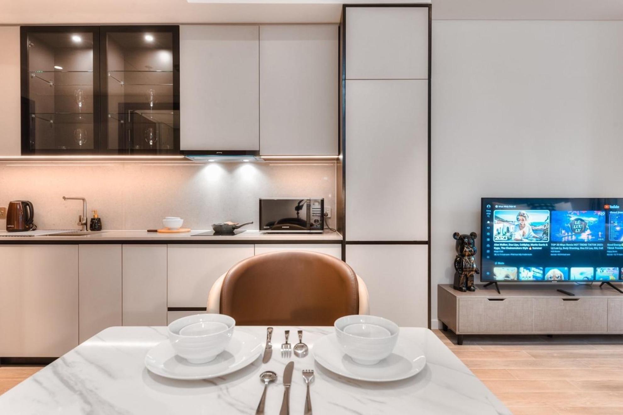Zo Apartment Opera, Crest, Galleria -Central Saigon -Free Pool-Gym-Sauna Room-Yoga Room Ho Chi Minh City Exterior photo