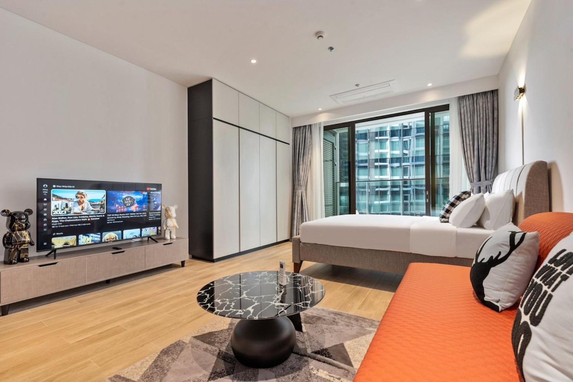 Zo Apartment Opera, Crest, Galleria -Central Saigon -Free Pool-Gym-Sauna Room-Yoga Room Ho Chi Minh City Exterior photo