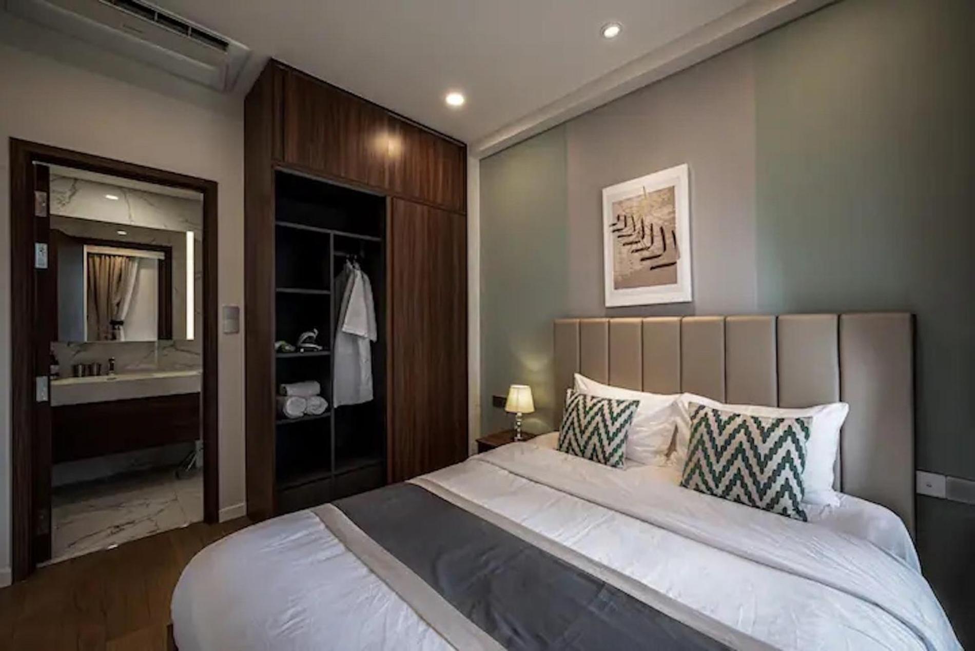 Zo Apartment Opera, Crest, Galleria -Central Saigon -Free Pool-Gym-Sauna Room-Yoga Room Ho Chi Minh City Exterior photo