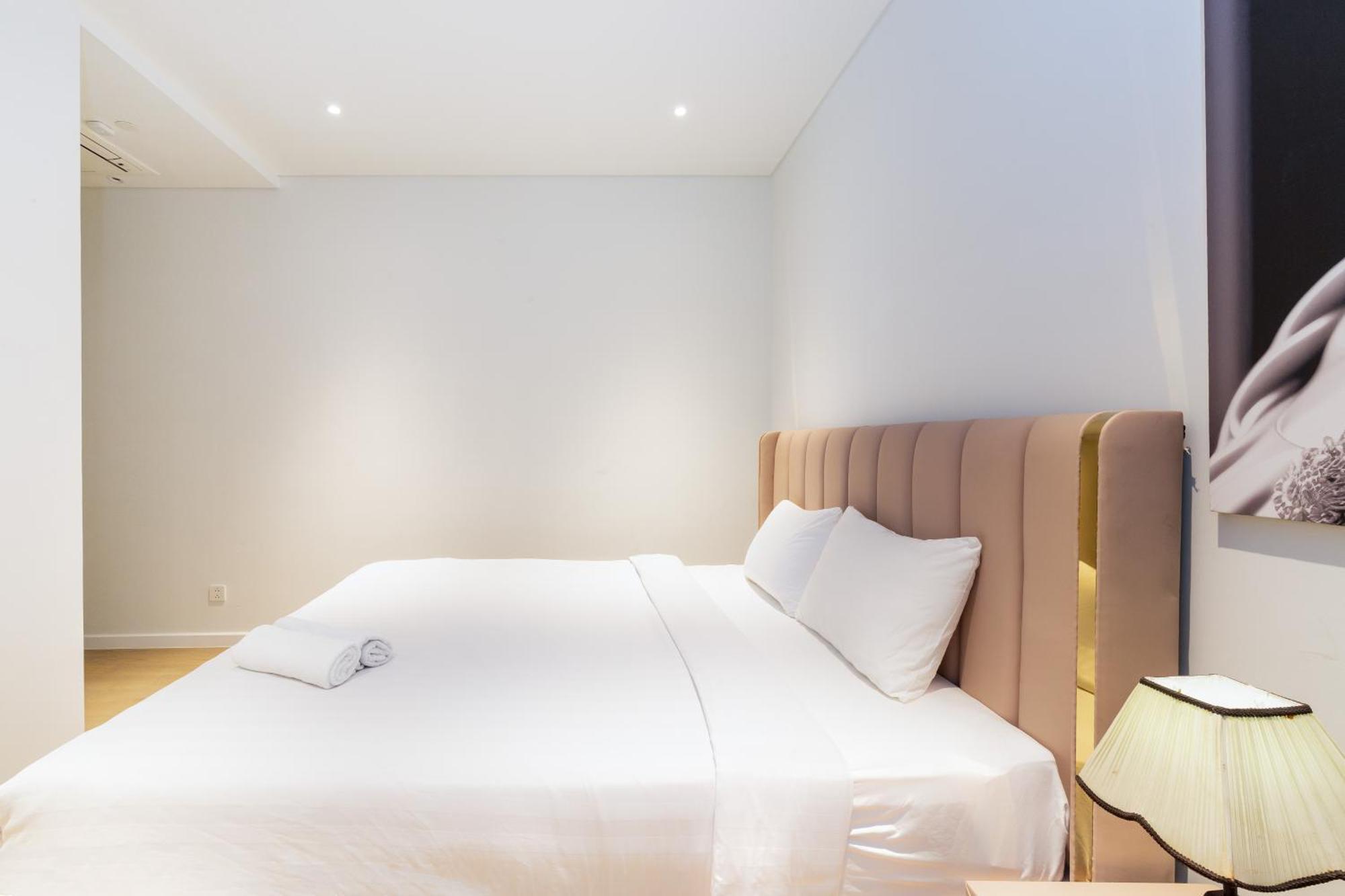 Zo Apartment Opera, Crest, Galleria -Central Saigon -Free Pool-Gym-Sauna Room-Yoga Room Ho Chi Minh City Exterior photo